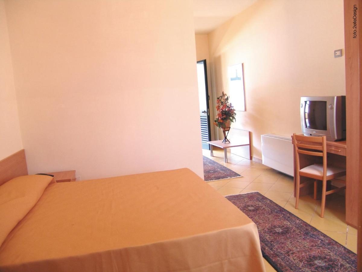 Laurito Resort & Spa Oria  Εξωτερικό φωτογραφία