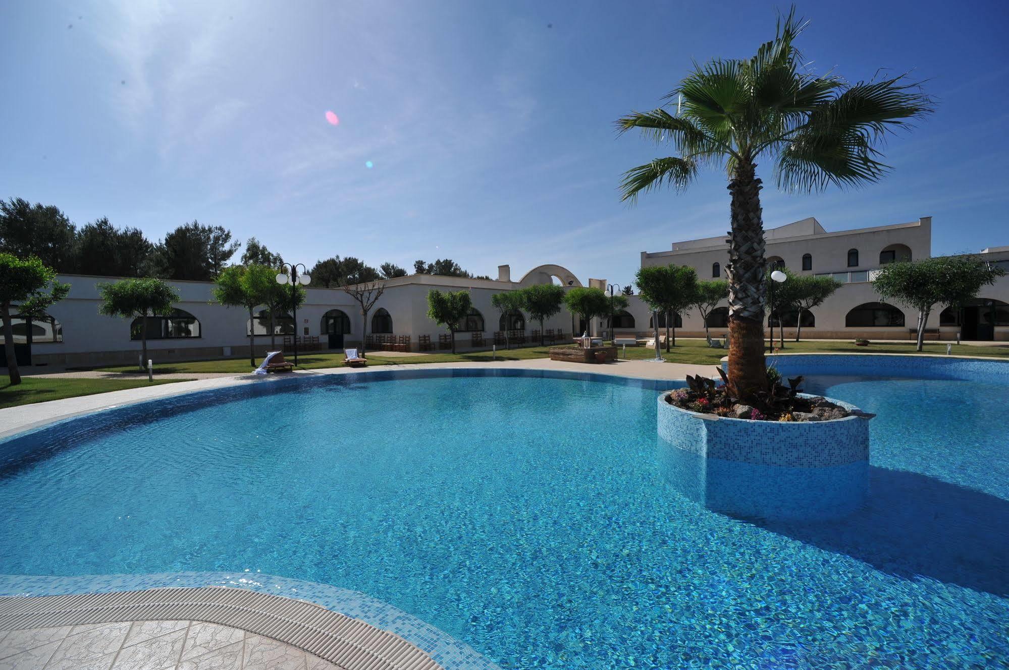 Laurito Resort & Spa Oria  Εξωτερικό φωτογραφία